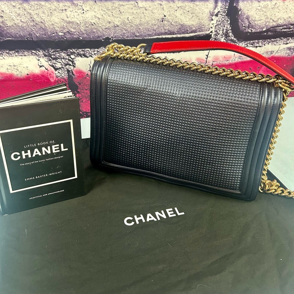 Chanel Le boy Maxi Blue and Red with Gold Chain - Picture 5 of 13